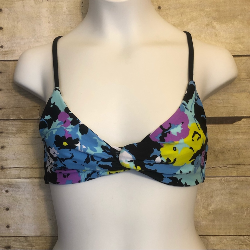 Lands’ End Reversible Twist-Front Bikini Top XS